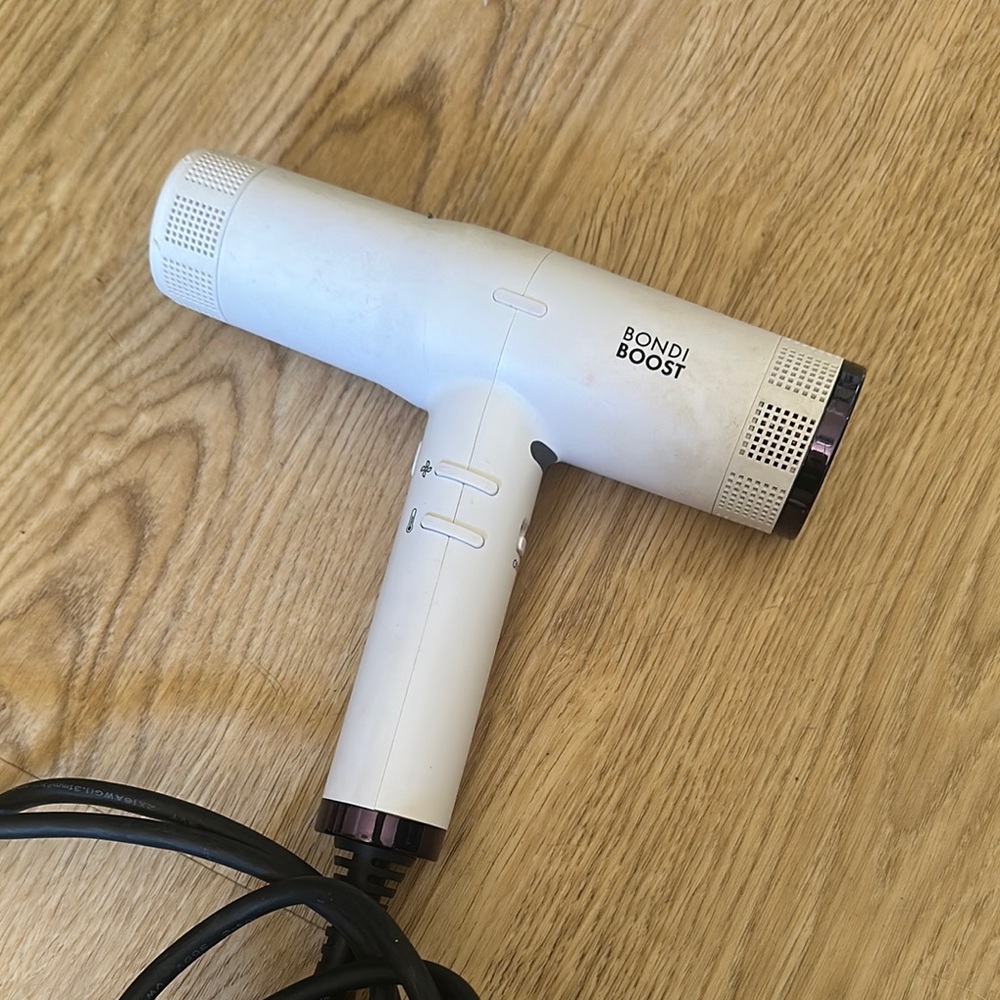 Bondi Boost Sonic White Hair Dryer